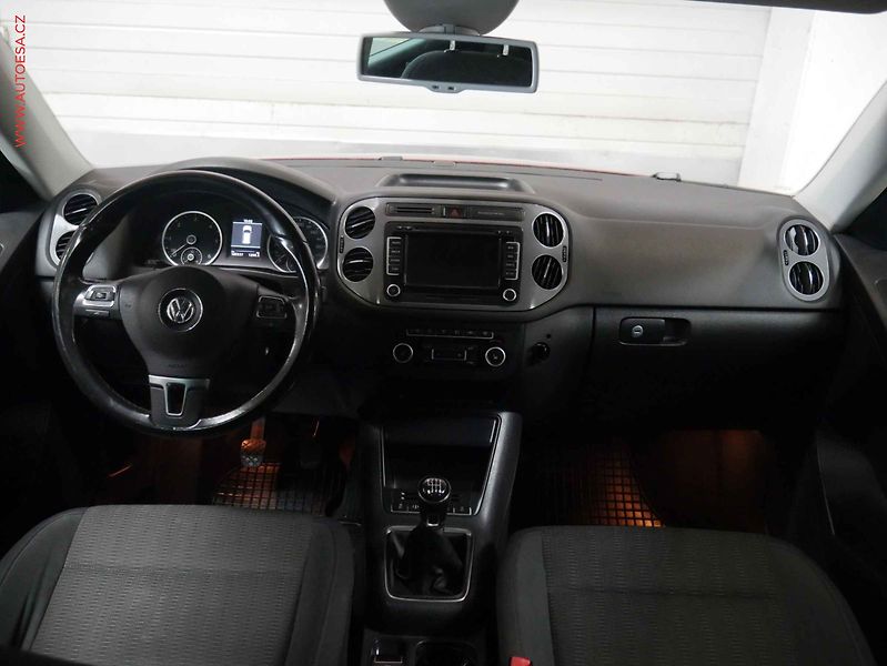 Volkswagen Tiguan (2013) 2.0TDi 4x4, Xenon, park.čidla - fotka 8 z 23
