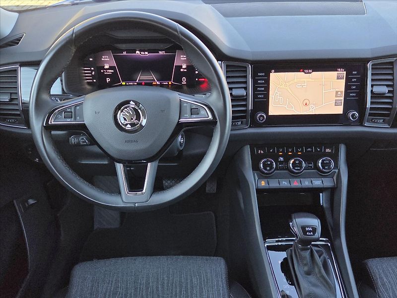 Škoda Kodiaq 2,0 TSi DSG 4x4 Tažné Style Pr - fotka 16 z 26