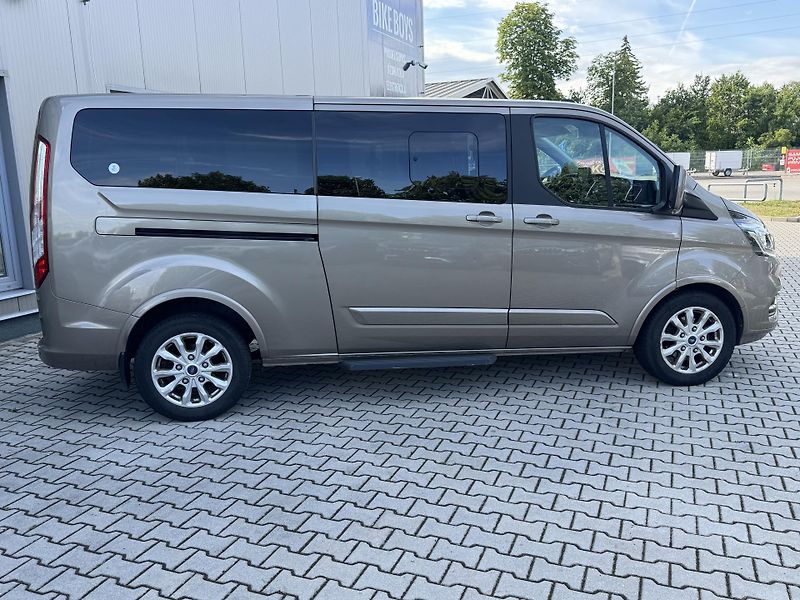 Ford Tourneo Custom (2021) 2,0 ECOBLUE HYBRID L2 - fotka 4 z 25