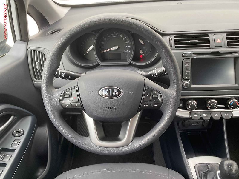 Kia Rio (2015) 1.4i, Edition, navi, kamera - fotka 11 z 18