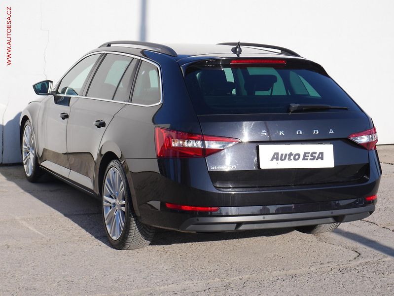 Škoda Superb (2019) 2.0 TDi, Ambition, navi, LED - fotka 4 z 19