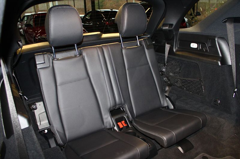 Mercedes-Benz GLE 300d 4MATIC AMG Line 7Míst/Nig - fotka 29 z 34