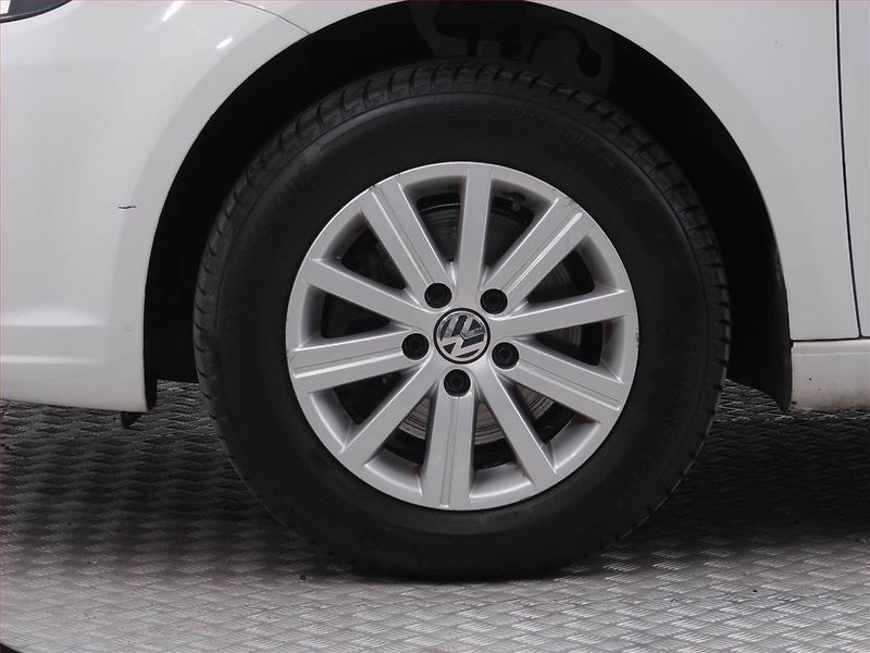 Volkswagen Touran (2015) 1.2 TSI, Serv.kniha, Tempomat - fotka 15 z 18