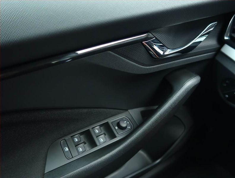 Škoda Scala (2020) 1.5 TSI, ČR,1.maj, Serv.kniha - fotka 17 z 17