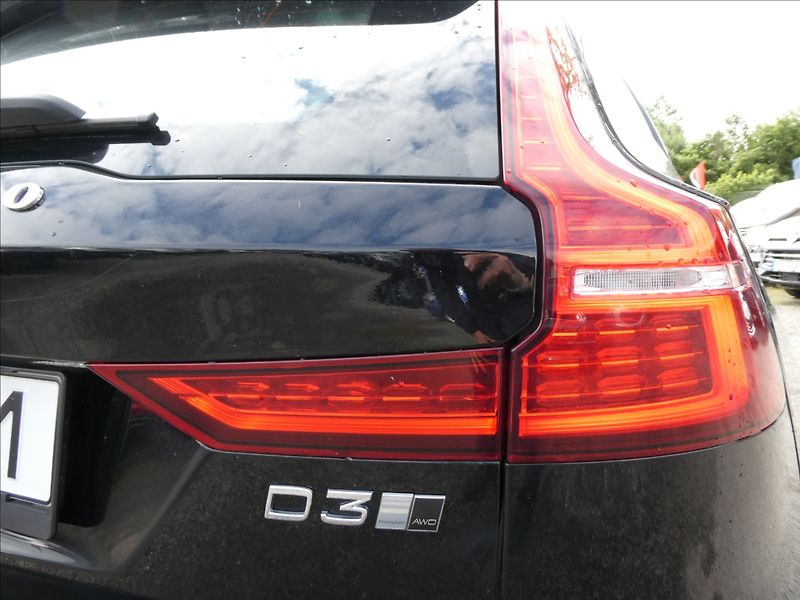 Volvo V60 2,0 D3 AWD Inscription,DPH,ČR - fotka 10 z 41