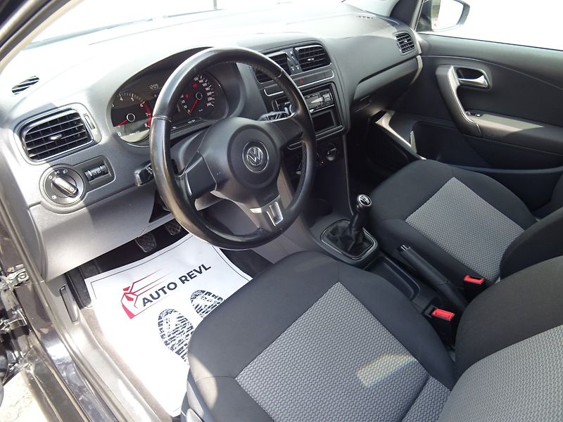 Volkswagen Polo (2011) 1.4i,63kW,s.kniha,klima,ALU - fotka 7 z 23