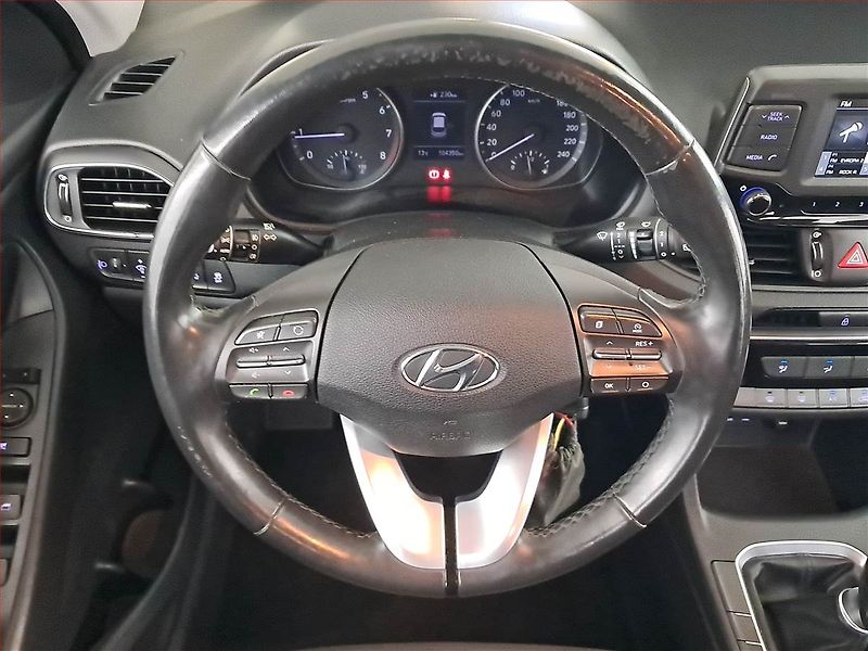 Hyundai i30 (2018) 1.0 T-GDI, Serv.kniha - fotka 20 z 20
