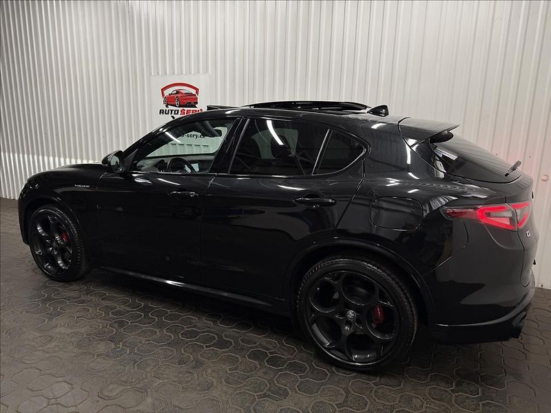 Alfa Romeo Stelvio VELOCE 206kW Q4 PANO TAŽNÉ R21 - fotka 5 z 43