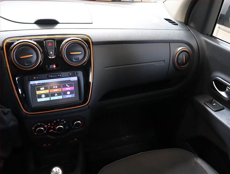 Dacia Lodgy (2017) Stepway 1.6 SCe, 7 míst, ČR - fotka 8 z 23
