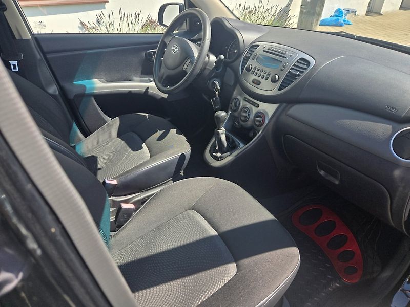 Hyundai i10 (2011) 1.0 i TOP 2sady kol - fotka 14 z 17