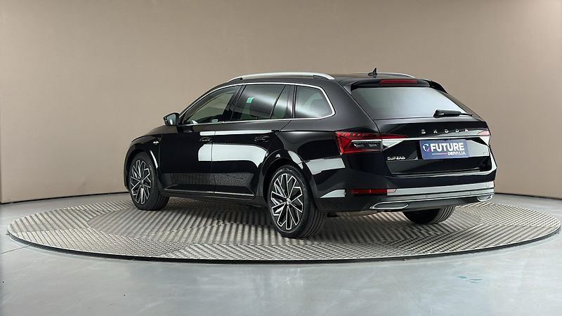 Škoda Superb 2.0 TDI DSG 4x4 L&K Combi - fotka 2 z 34