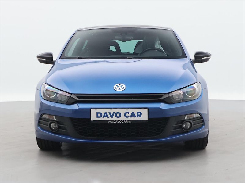 Volkswagen Scirocco 2,0 TDI 103kW Match Xenon Navi - fotka 2 z 28