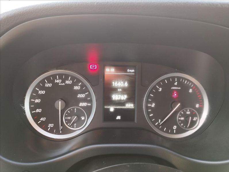 Mercedes-Benz Vito 1,8 CDi 100KW DPH, 9/Míst ČR - fotka 11 z 17