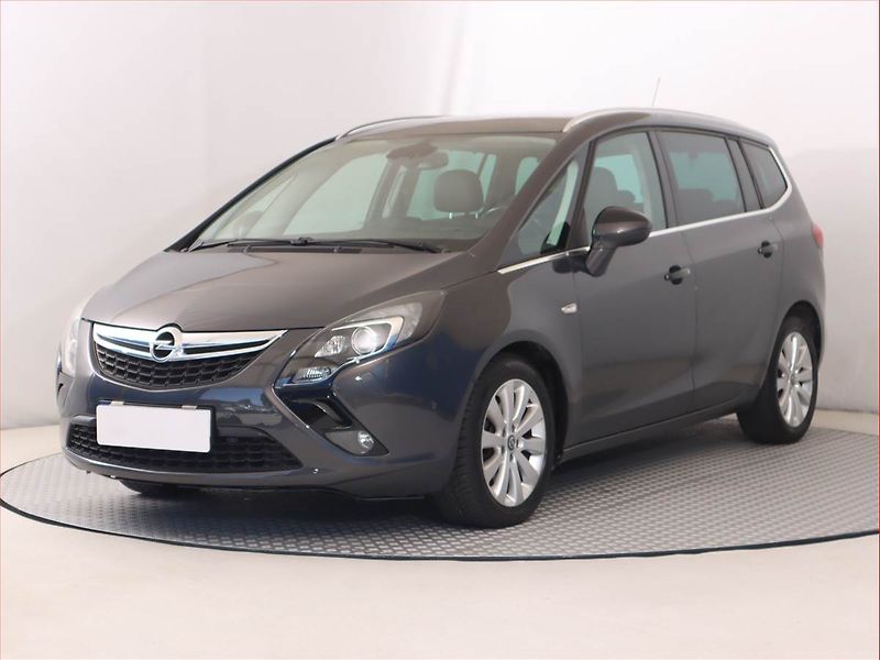 Opel Zafira (2016) Cosmo 2.0 CDTI, Automat - fotka 2 z 19