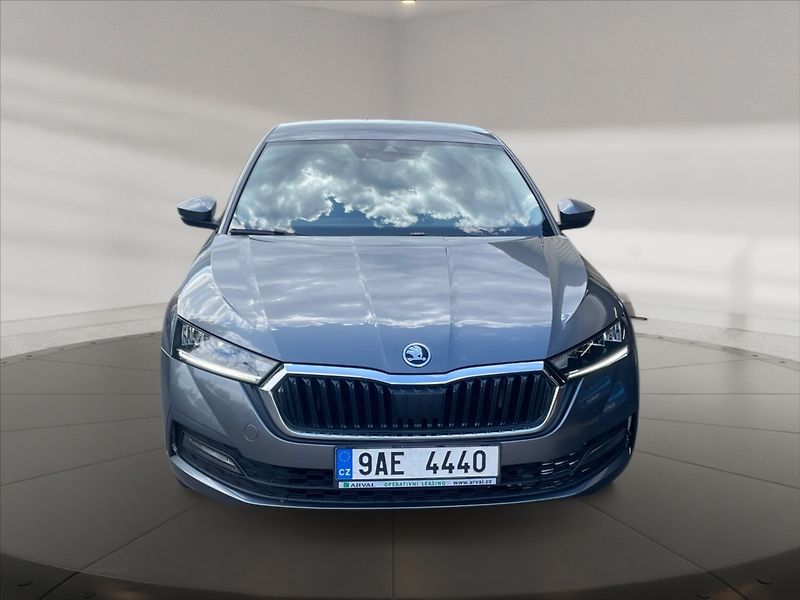 Škoda Octavia 2,0 TDI Ambition - fotka 2 z 11