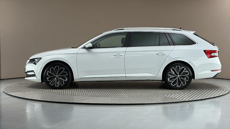 Škoda Superb 2.0 TDI DSG L&K Combi - fotka 4 z 34