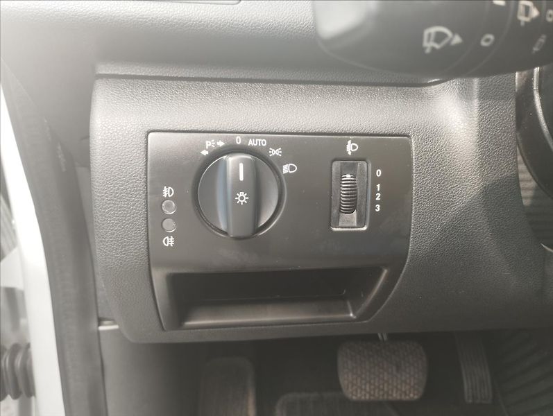 Mercedes-Benz Třídy A 1,5 - fotka 12 z 16