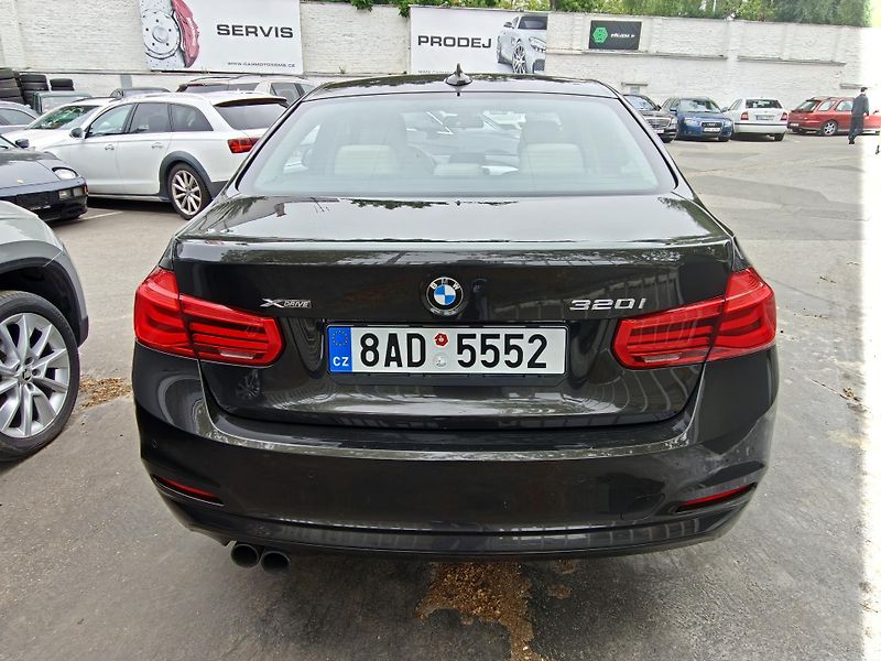 BMW Řada 3 320i xDrive, 1.majitel - fotka 4 z 25