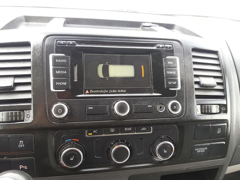 Volkswagen Caravelle 2.0TDi,9.MÍST,TAŽNY,4MOTION - fotka 11 z 24