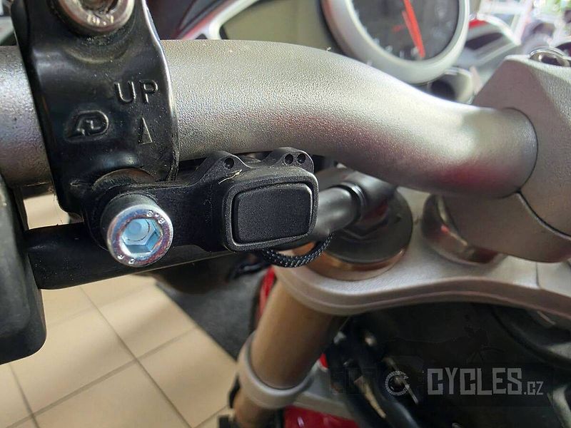 Triumph Speed Triple (2015) - fotka 20 z 20