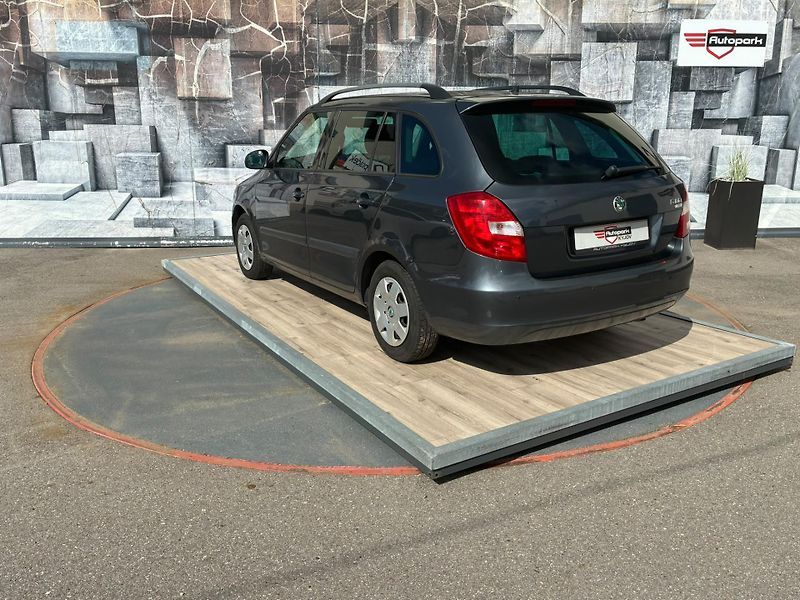 Škoda Fabia (2010) 1.2TSi,63KW,VYHŘ.SEDADLA,TEMP. - fotka 8 z 21