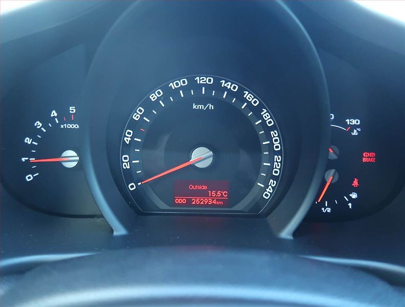 Kia Sportage (2010) 1.7 CRDi, Tempomat - fotka 11 z 15
