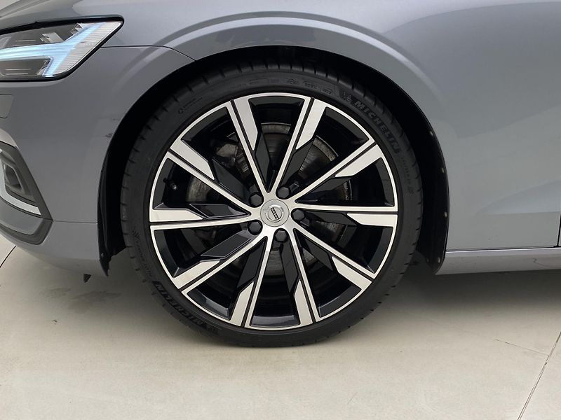 Volvo S60 B5 INSCRIPTION AUT REZERVACE - fotka 37 z 46