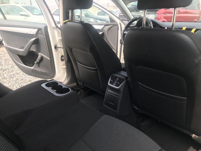 Škoda Octavia 1.6 TDI 77 KW ,PO ROZVODECH - fotka 9 z 12