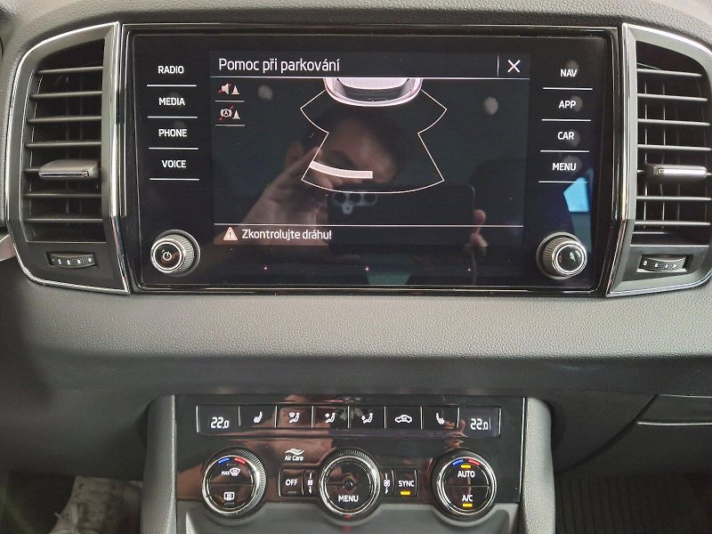 Škoda Karoq (2023) Ambition DSG 1,5TSi 110kW - fotka 27 z 32