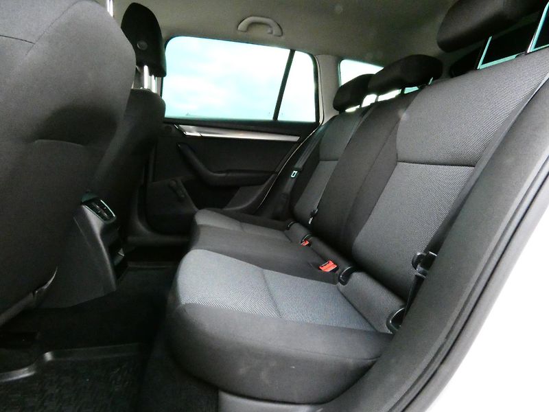 Škoda Octavia III Combi ActivePlus 1.6 TDI C - fotka 20 z 30