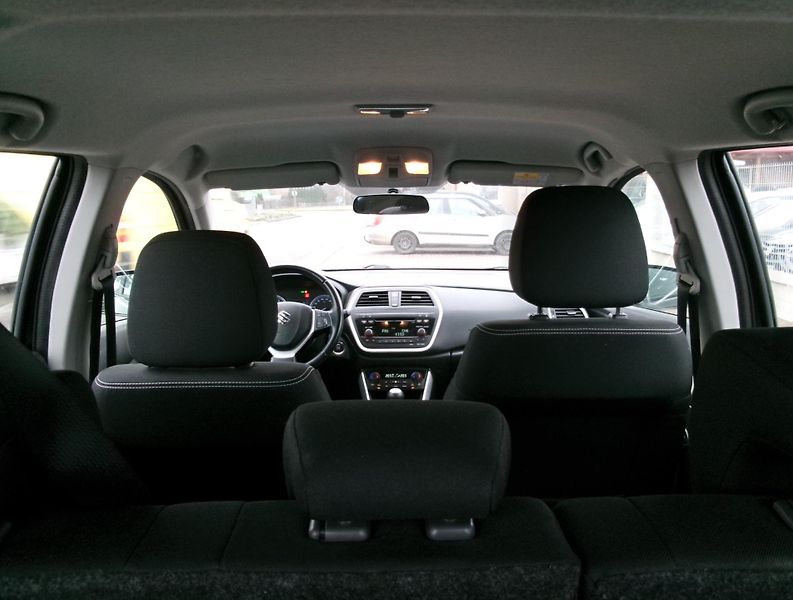 Suzuki SX4 S-Cross (2014) 1,6i AC TEMP VÝHŘEV TAŽNÉ - fotka 13 z 30