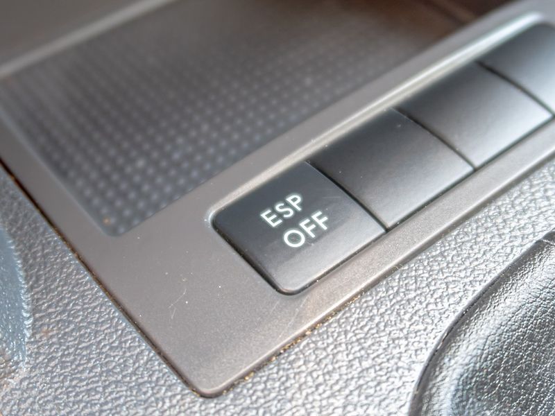Volkswagen Touran (2008) 1.9TDI 77KW – ROZVODY - fotka 22 z 43