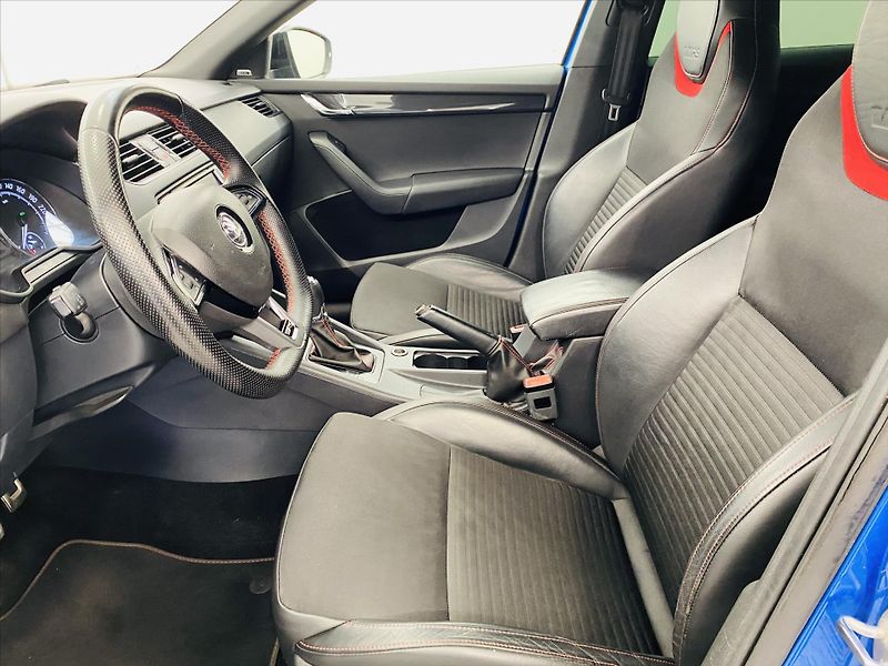 Škoda Octavia 2,0 TDI DSG 135 kW RS - fotka 5 z 24
