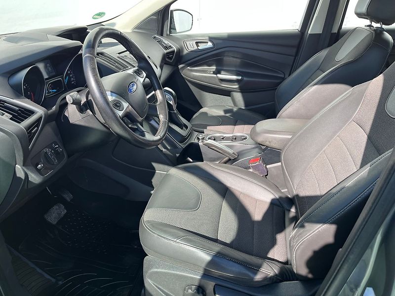 Ford Kuga 1.6, 134kW, Automat, 4x4 Titan - fotka 6 z 24