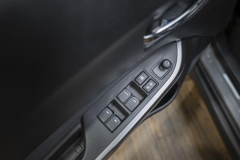 Suzuki Vitara (2023) Hybrid 1.4 95 kW - fotka 25 z 34