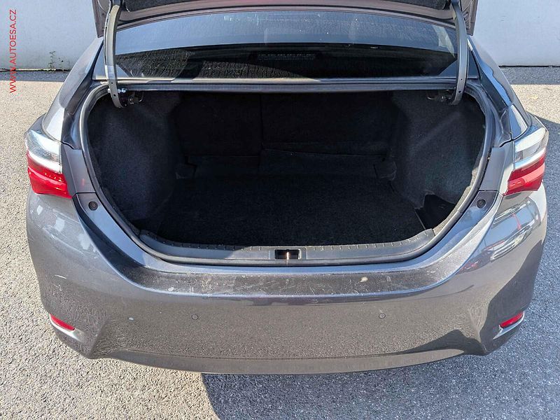 Toyota Corolla (2016) 1.6VVT-i, ČR, STK9/28 - fotka 7 z 14
