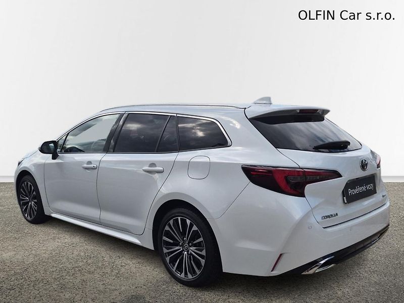 Toyota Corolla TS 2.0 HEV e-CVT Style - fotka 7 z 25