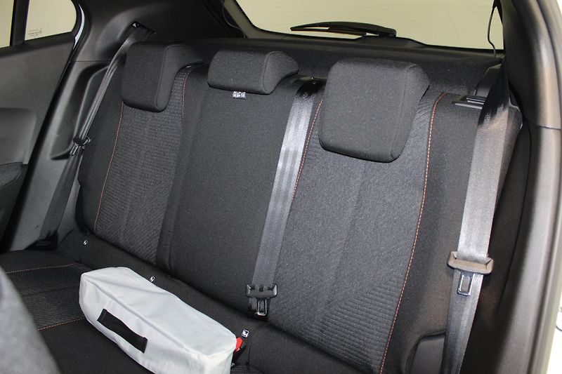Peugeot 2008 (2026) BUSINESS Turbo 100 MAN6  - fotka 9 z 20