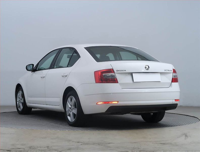 Škoda Octavia (2018) 1.6 TDI, Tempomat - fotka 4 z 14