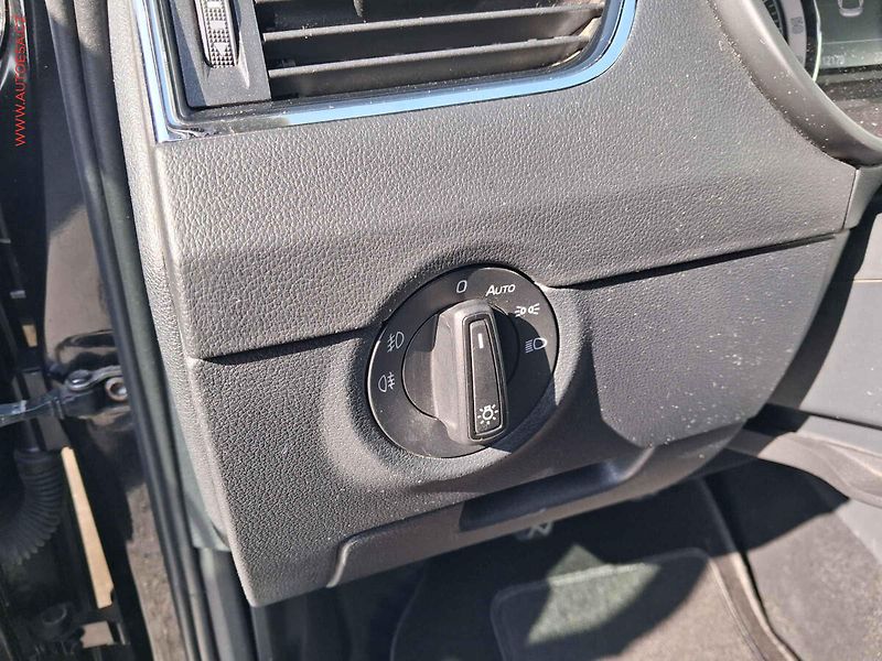 Škoda Octavia (2018) 2.0 TDi, Style. LED, +sada - fotka 15 z 19