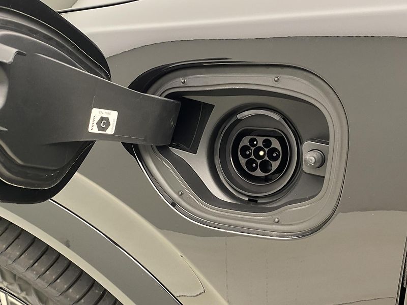 Volvo XC90 (2026) T8 AWD Plug-in DARK ULTRA - fotka 21 z 68