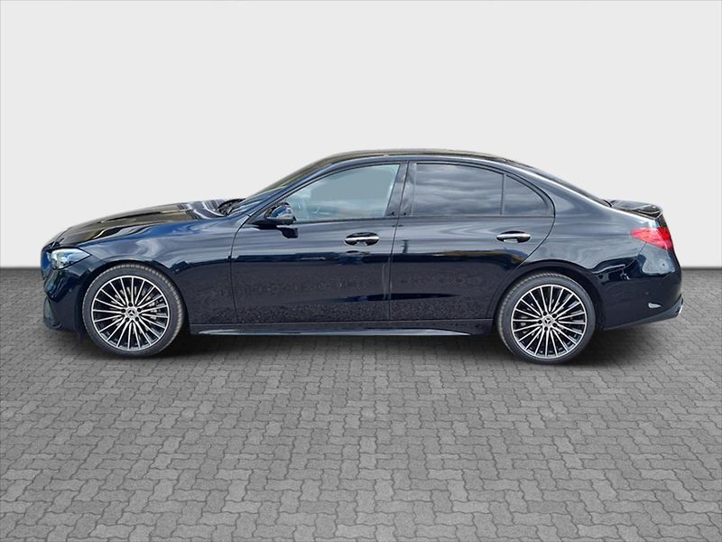 Mercedes-Benz Třídy C 300 d 4MATIC AMG Style Edition - fotka 2 z 22