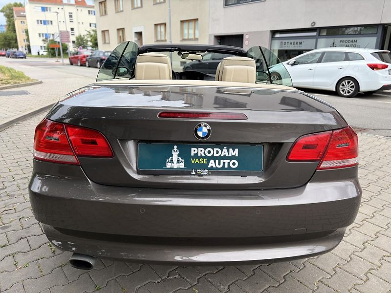 BMW Řada 3 320i cabrio e93 manuál - fotka 7 z 26