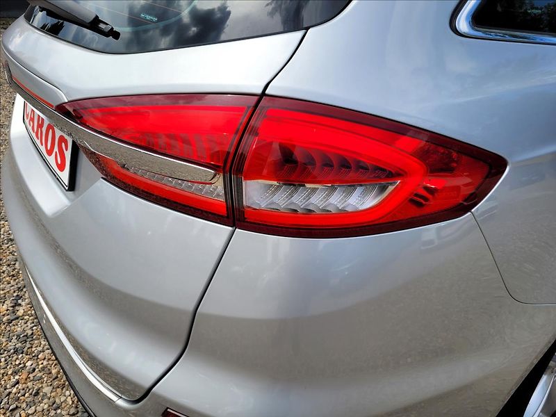 Ford Mondeo 2,0 DA,Limited,xenon,navi,výhř - fotka 46 z 50