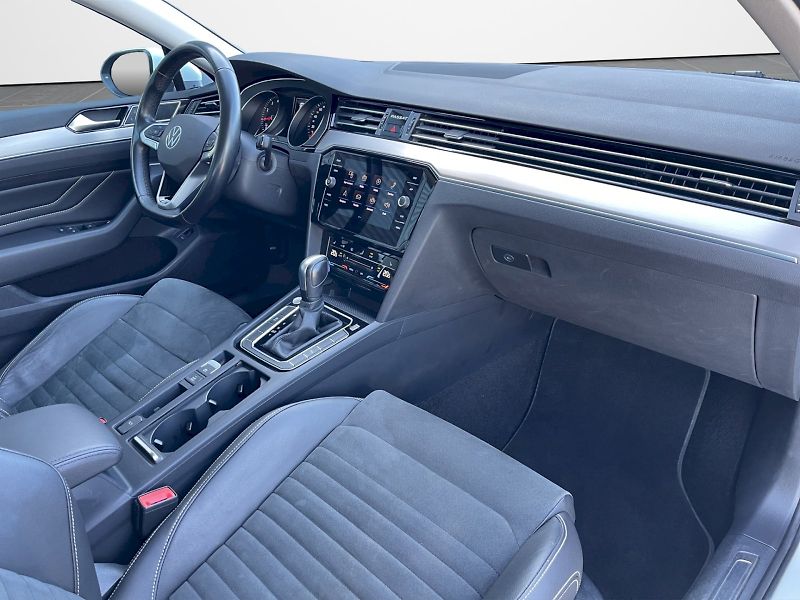 Volkswagen Passat (2021) 1.5 TSI 110 kW DSG Elegance Pl - fotka 19 z 31