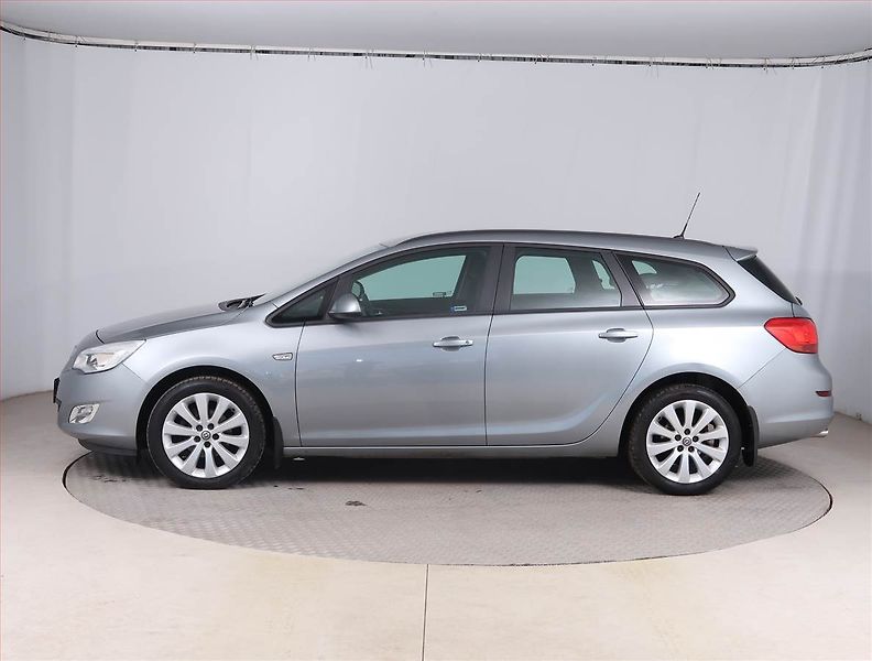 Opel Astra (2011) 1.4 T, Serv.kniha, Tempomat - fotka 3 z 15