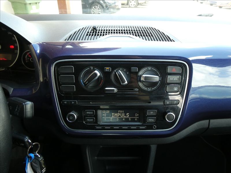 Volkswagen up! 1,0 MPi CLUB 55kW - fotka 28 z 47