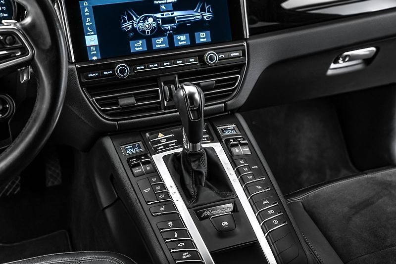 Porsche Macan S Sport Chrono Vzduch - fotka 17 z 23