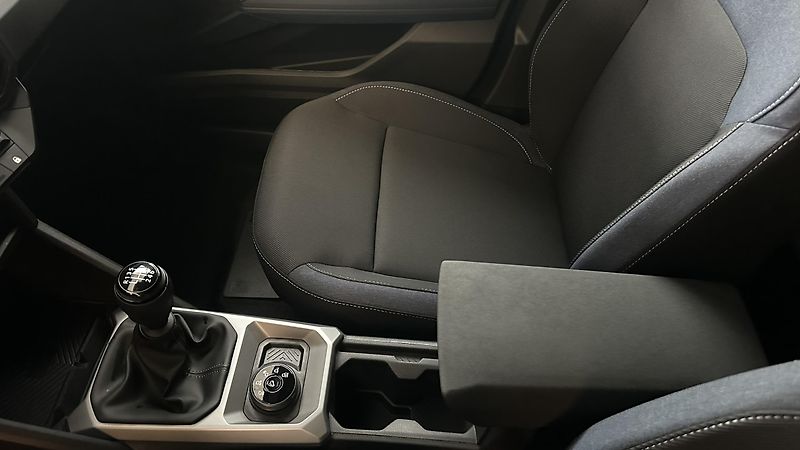 Dacia Duster (2026) Journey Hybrid-G 150 4x4 - fotka 30 z 30