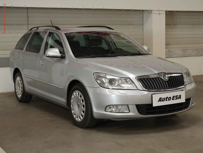 Škoda Octavia (2012) 1.6 TDi, AC - fotografie inzerátu
